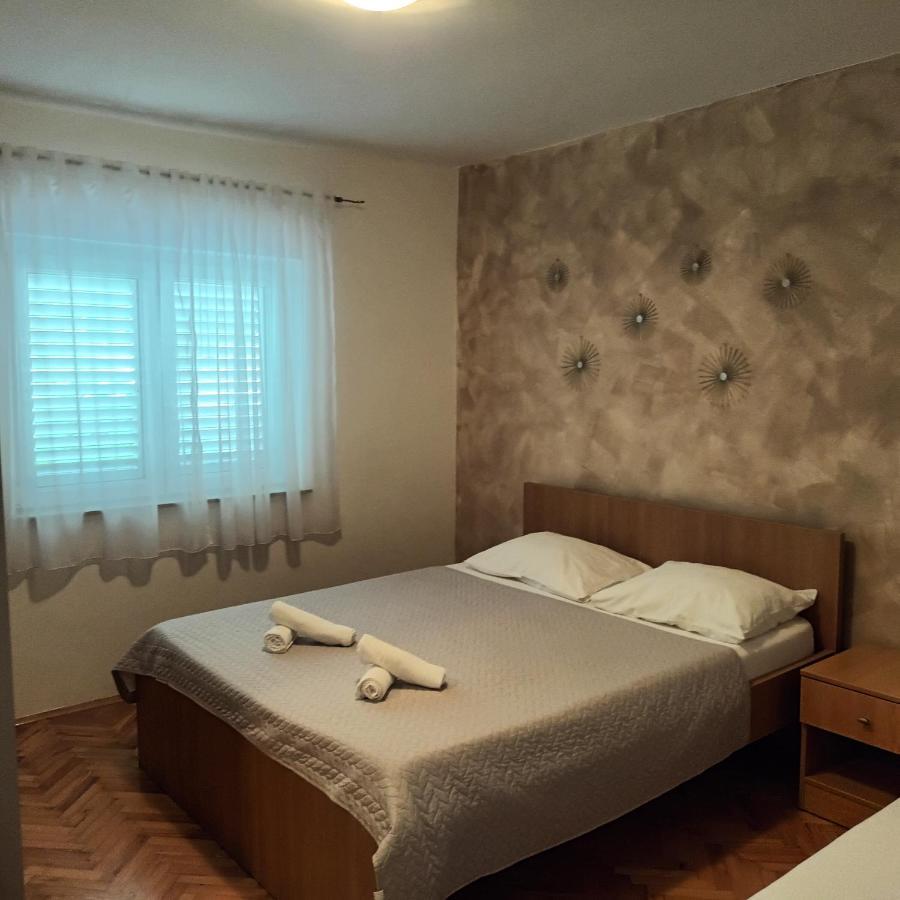 Apartments Monika Омиш Экстерьер фото